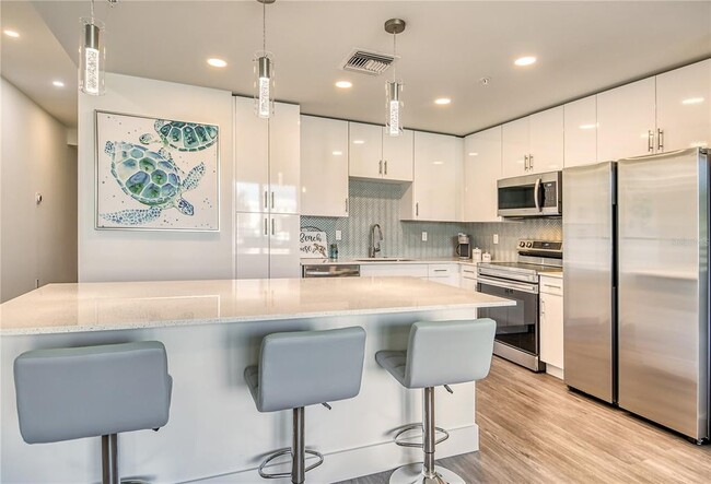 1709 N Tamiami Trl Unit 221