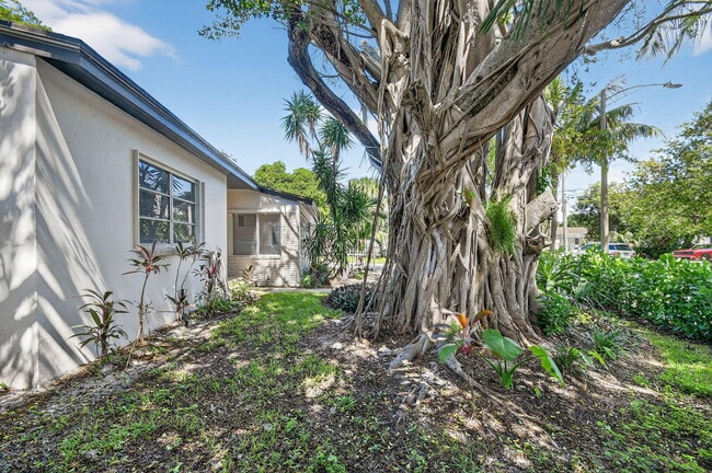 Photo - 5009 Spruce Ave