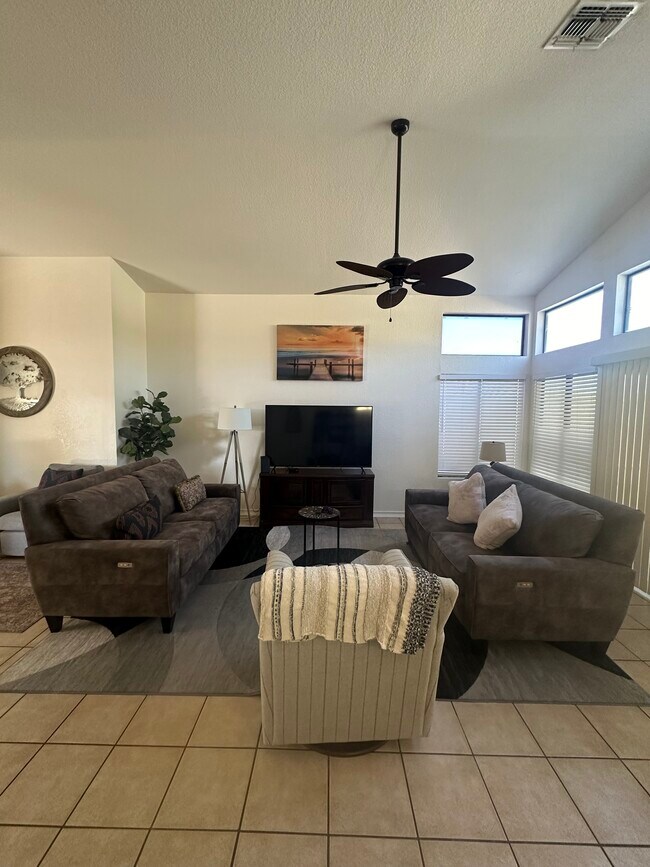 Photo - 10938 W Poinsettia Dr