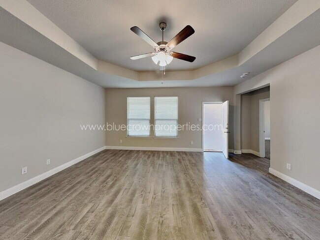 Photo - 2004 Windsor Dr