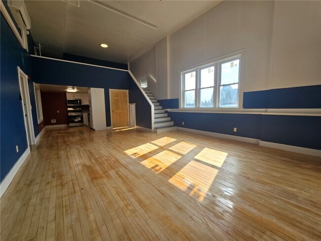 Photo - 27 E Main St