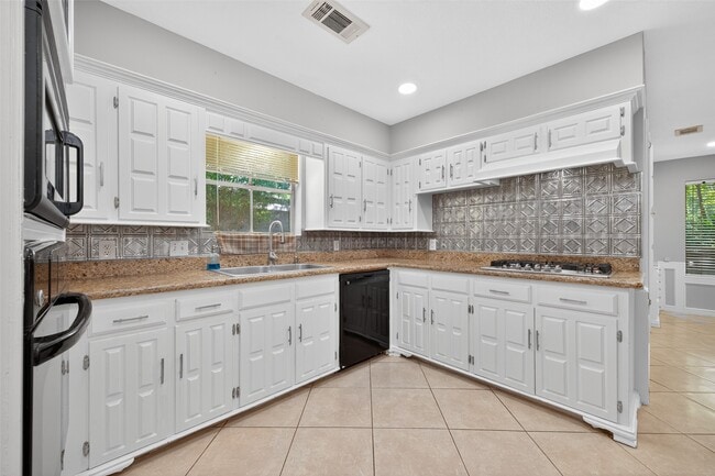 Building Photo - 663 Ravensworth Dr