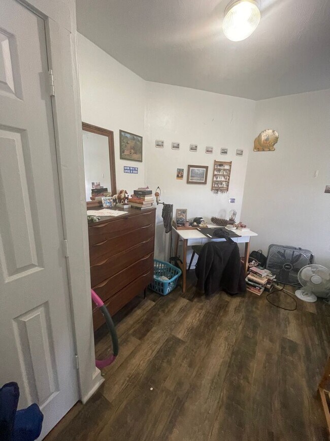 Photo - 27 Welsford St Unit 02