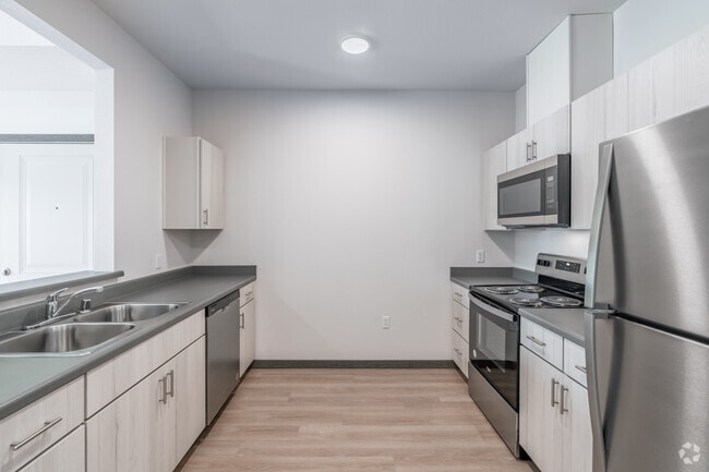 2BR, 2BA - 936SF - Kitchen