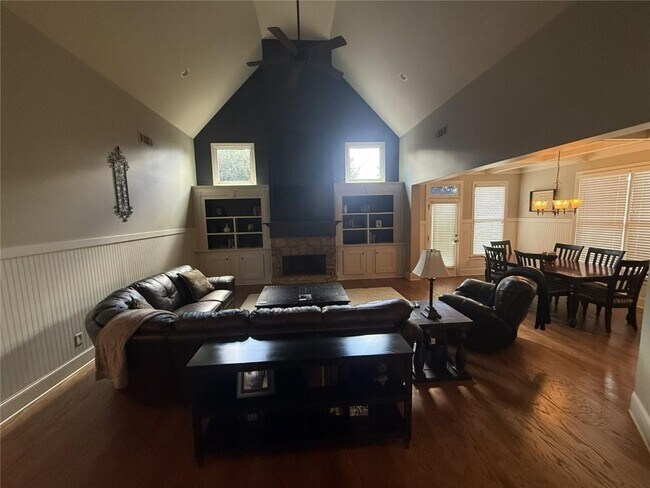 Photo - 1125 Walters Cir