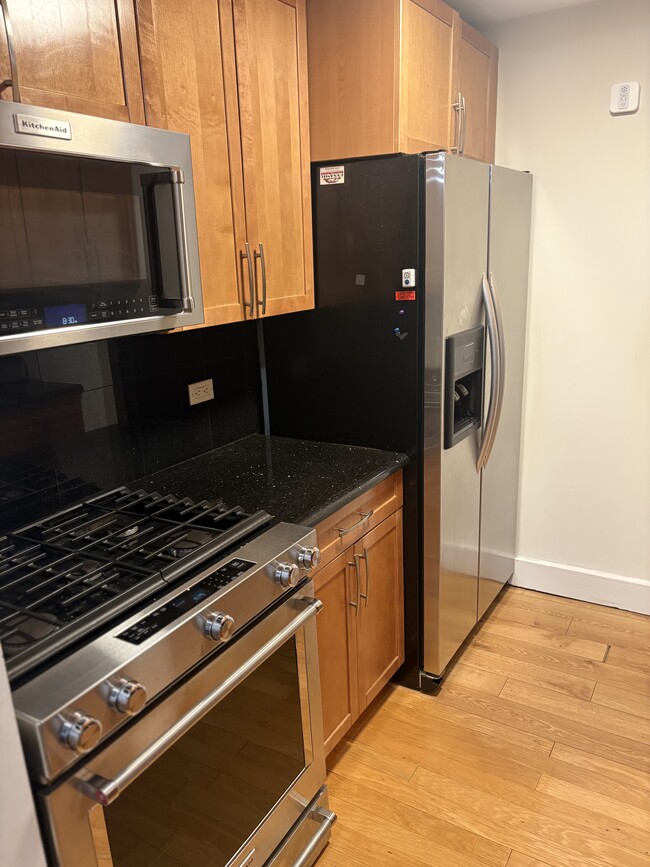 Kitchen - 15218 Union Tpke Unit 3R