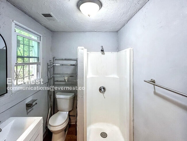 Photo - 2028 Powderly Ave SW