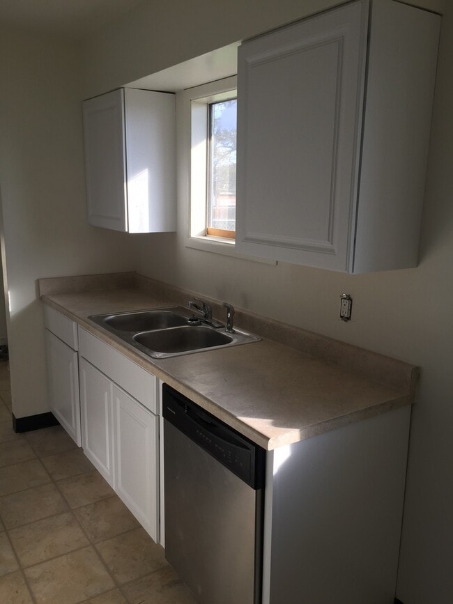 Photo - 2 bedroom 1 bath with 1 car garage