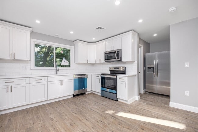 Photo - 335 Windsor St Unit 337