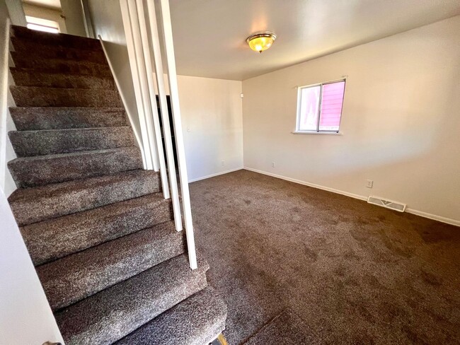 Photo - Recently Renovated - 3 bedroom 2 bathroom ...
