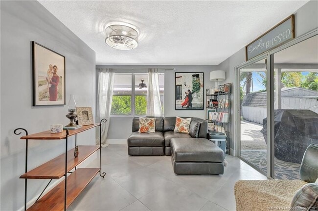 Building Photo - 1894 SE Lafayette St