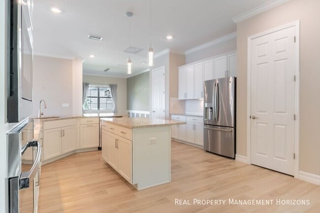 Photo - 7036 Highgate Ln