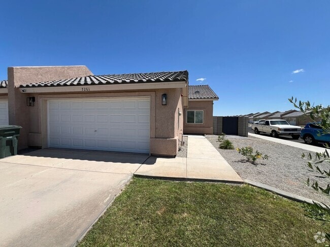 Building Photo - VERY NICE 3 BEDROOM IN DESERT SKY! Rental