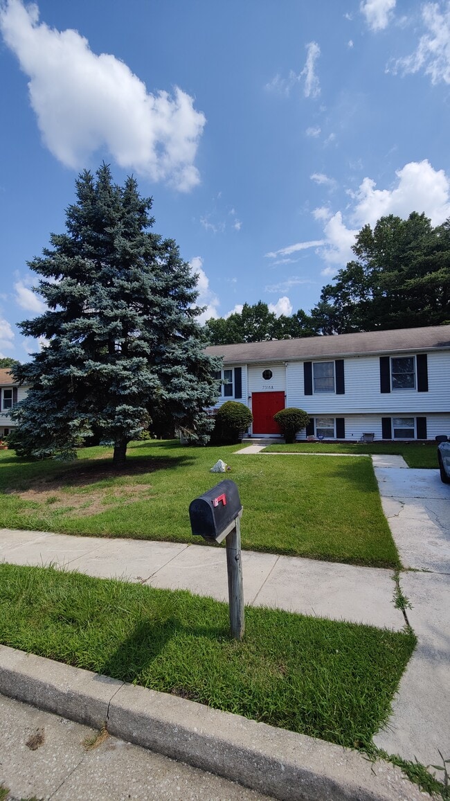 Building Photo - 7316A Castlemoor Rd Rental