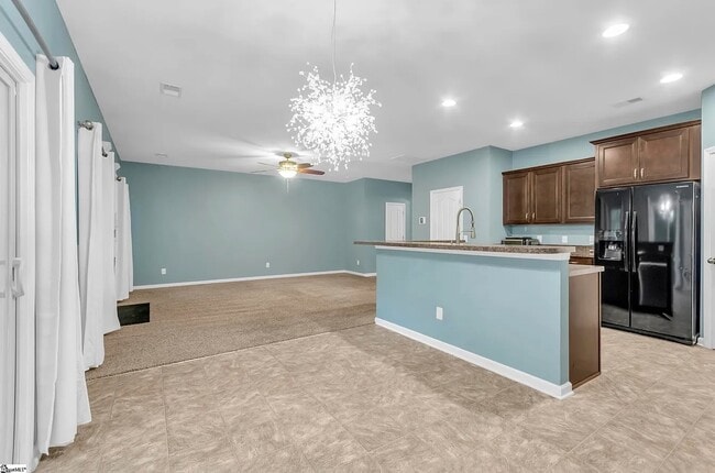 Photo - 512 Riverdale Rd