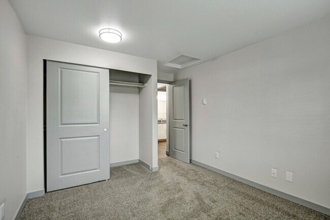 Photo - Charter Club Apartments