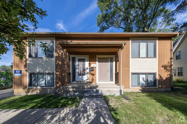 Building Photo - 755-57 N. Maple-755 Unit 755 Rental