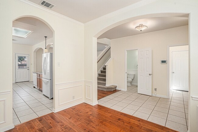 Building Photo - 200 Frontier Cove