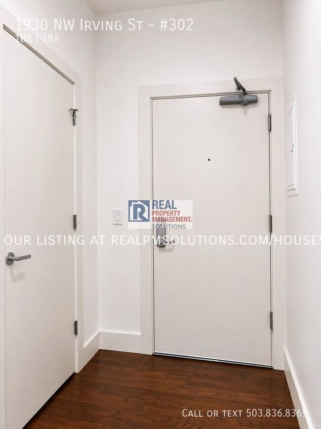 Photo - 1930 NW Irving St Unit #302