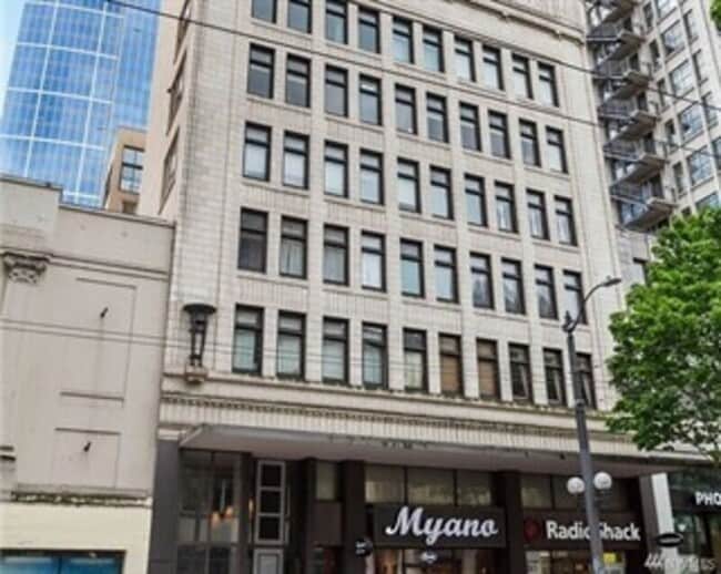 Building Photo - 1519 3rd Ave Unit Apt#505