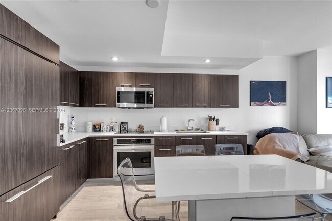 Photo - 55 SW 9th St Unidad 2407