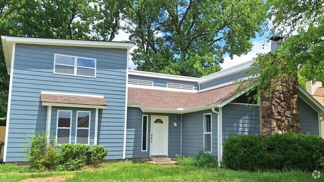 Building Photo - Newly Renovated 4 bedroom 2 bathroom home ...