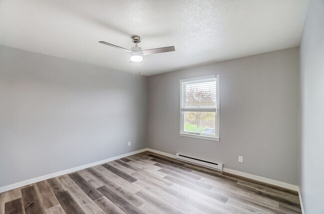 Chardon Place Apartments and Townhomes