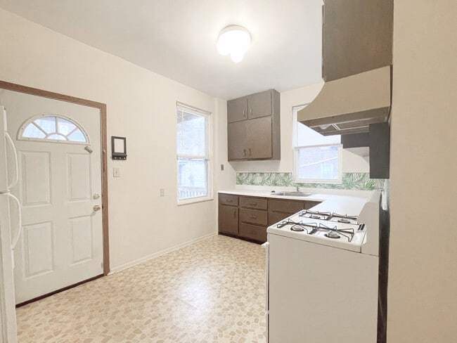 Photo - 3555 Beechwood Blvd Unidad 1