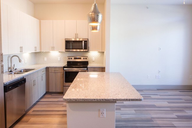 Photo - Magnolia On Gaston