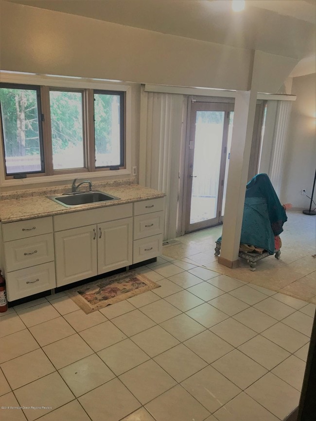 Photo - 2 Georjean Dr