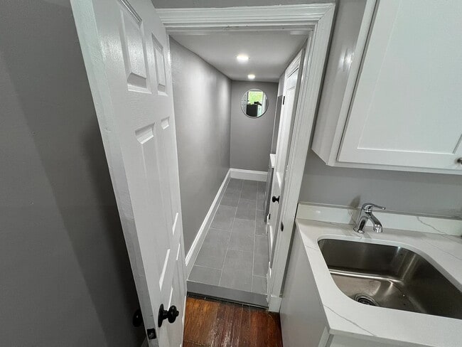 Photo - 703 Newington Ave Unit 1F