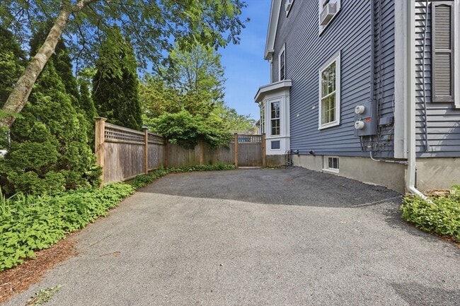 Photo - 37 Marlboro St