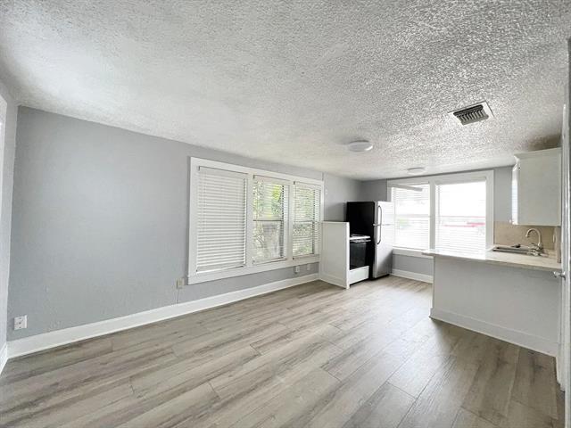 Photo - 5637 Birchman Ave