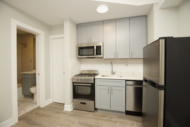 Photo - 545 W Belmont Ave Unit M6