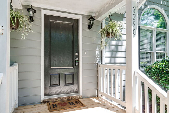 Photo - 2290 Greenfield Dr