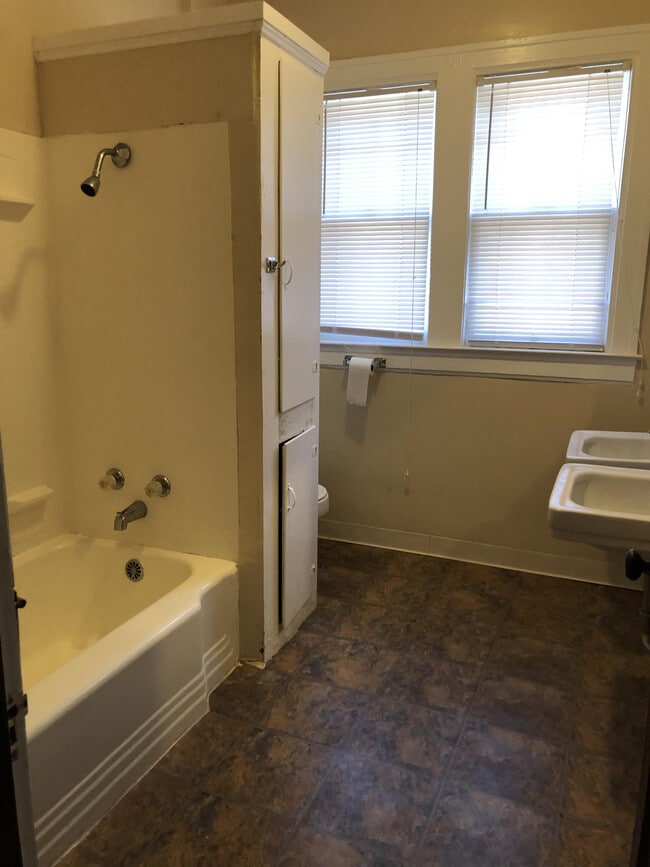 1211 8th St Unit 3