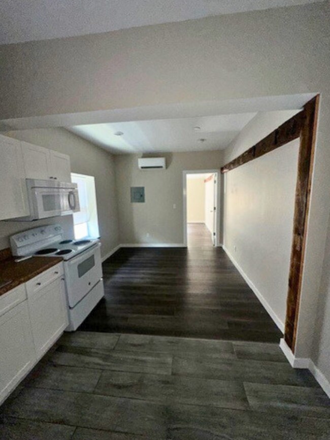 Photo - 1613 Main St Unit 1