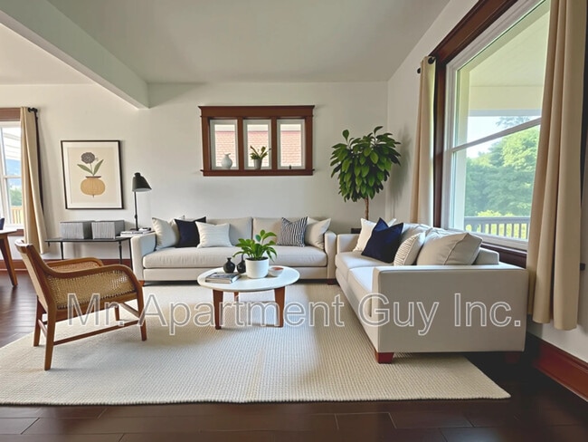 Building Photo - 323 Queenston Rd