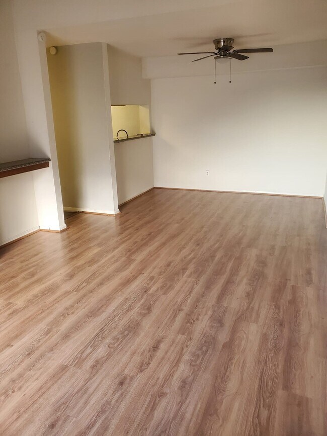 Photo - 9090 S Braeswood Blvd