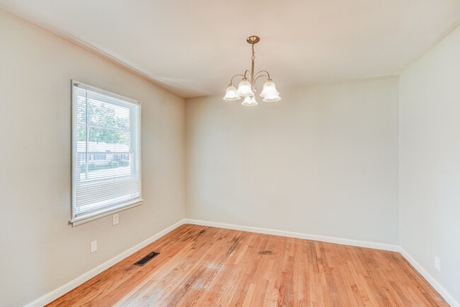 Photo - 908 9th Ave