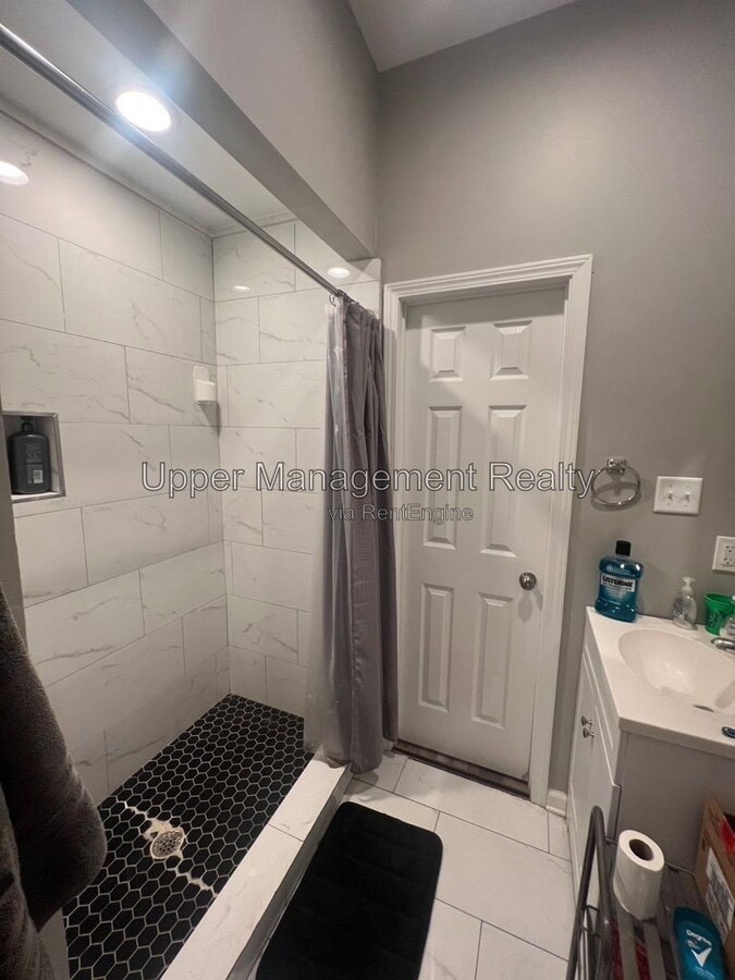 Photo - 7414 Burthe St Unit B