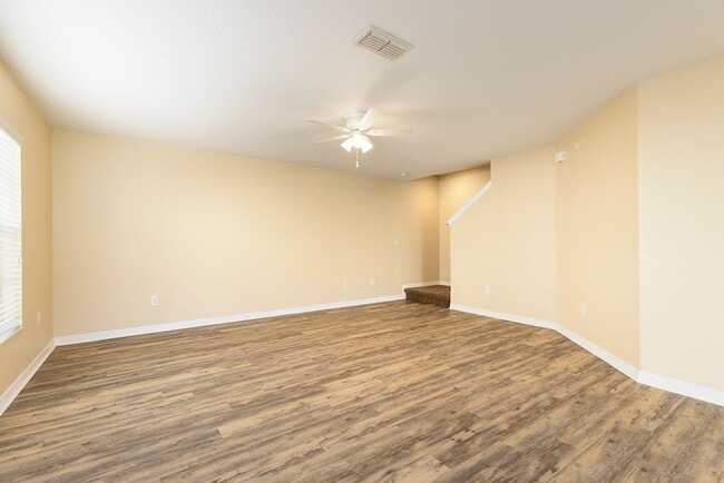 Photo - PRISTINE CLEAN 3 BDRM TOWNHOUSE IN SANFORD!