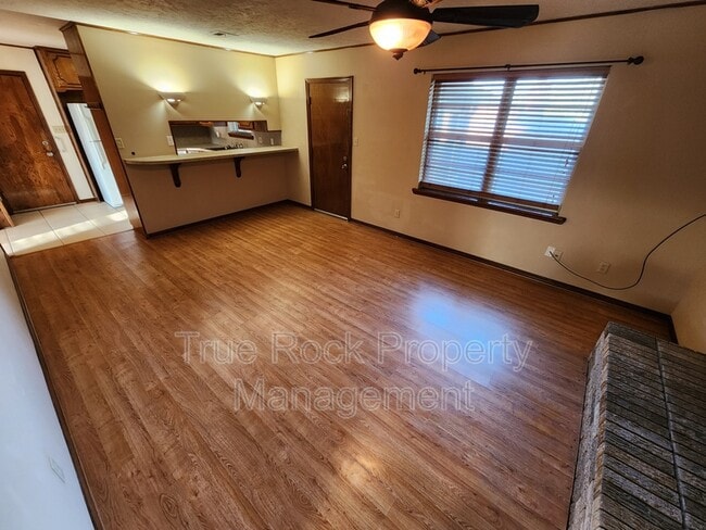 Photo - 329 S Morrison Dr