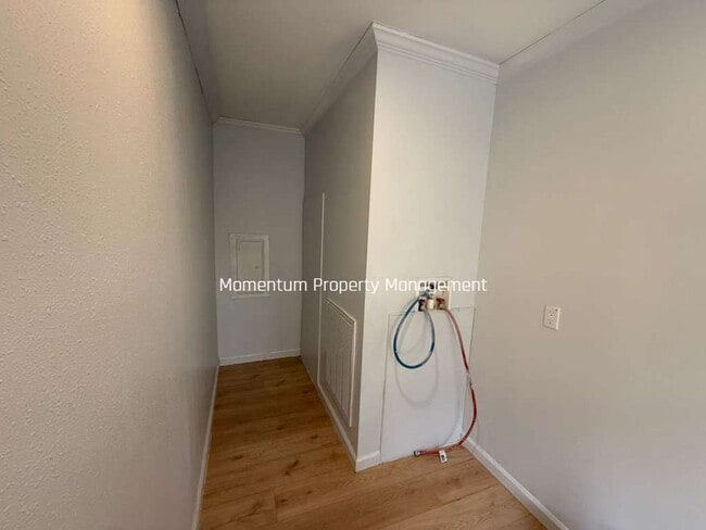 Photo - Beautiful & Modern 3/2 Ready Now !