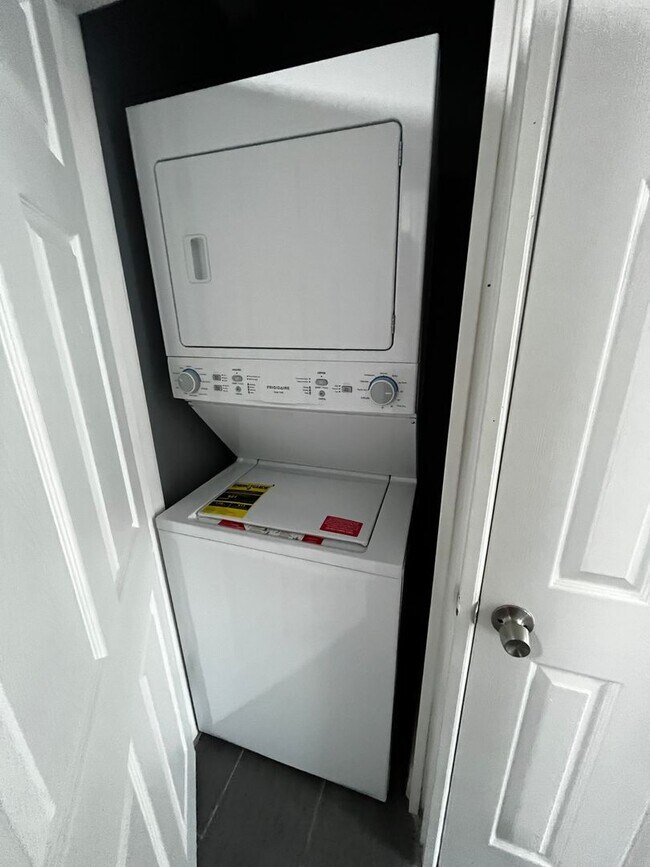 Photo - 846 Bingaman - LXR Unit 1F