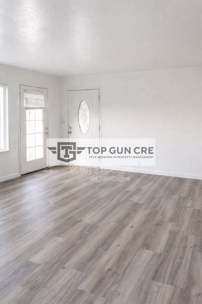 Building Photo - 3720 Yosemite St Unit 3724