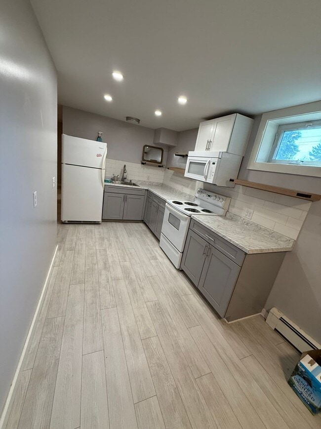 Building Photo - Dunbar Ave (121) Unit B Rental