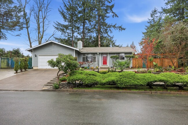 Photo - Move in ready! 3 bed 2 bath, 2 car garage - fully customized outdoor living space! Olympia School...