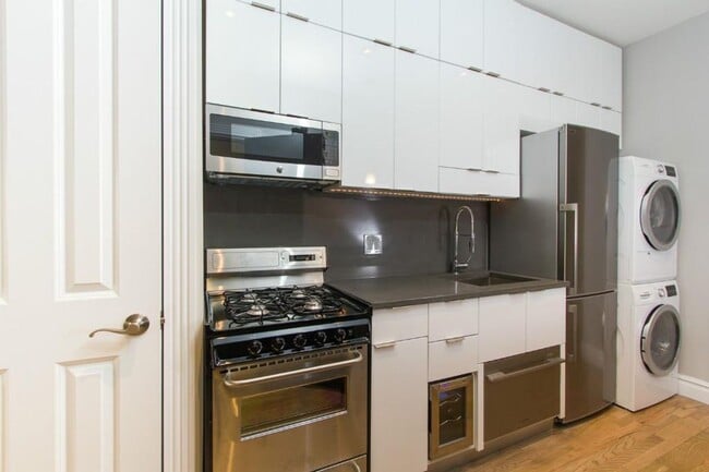 E 7TH ST. - E 7TH ST. Apartment Unit 5