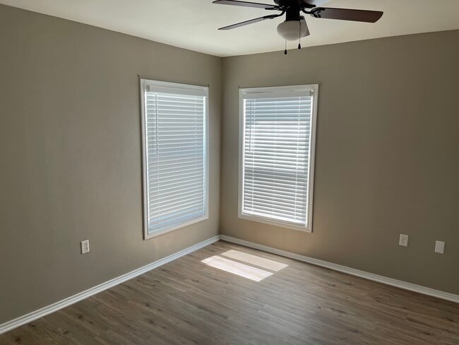 Photo - 909 Howard St